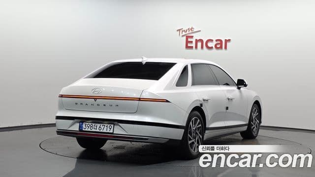 Hyundai Grandeur 2023 — ფოტო 2/20