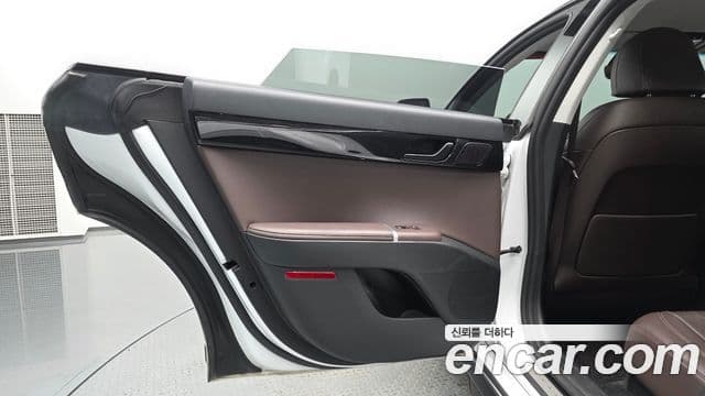 Hyundai Grandeur Hybrid 2023 — Photo 2/34