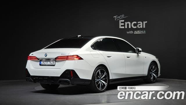 BMW 5 Series 2025 — Şəkil 2/20