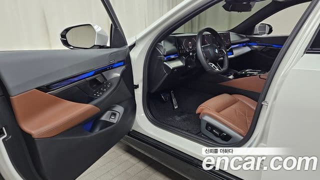 BMW 5 Series 2025 — Şəkil 10/20