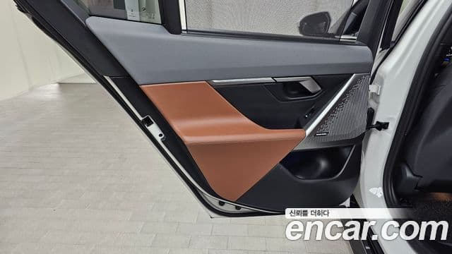 BMW 5 Series 2025 — Photo 8/32