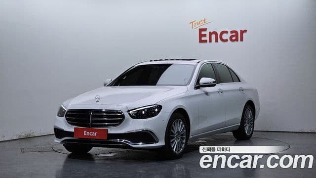 Mercedes-Benz E-Class 2023 — Фото 1/20