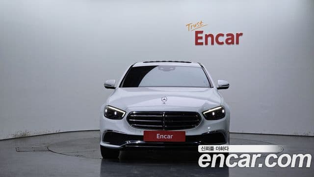 Mercedes-Benz E-Class 2023 — Фото 3/20