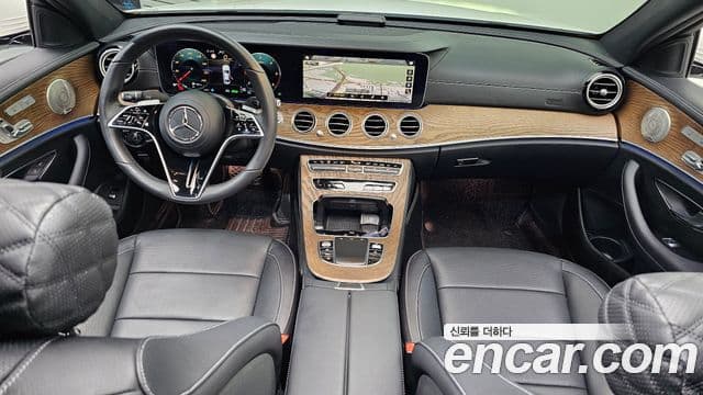 Mercedes-Benz E-Class 2023 — Фото 7/20