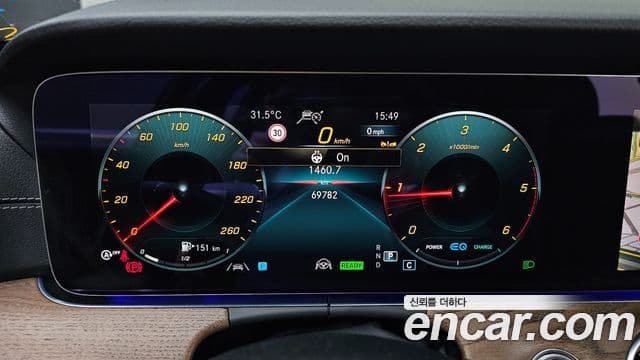Mercedes-Benz E-Class 2023 — Фото 8/20