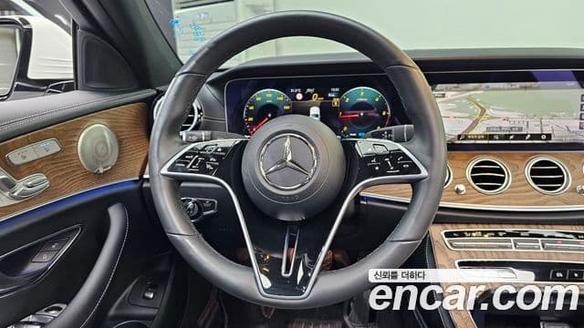 Mercedes-Benz E-Class 2023 — Фото 13/20