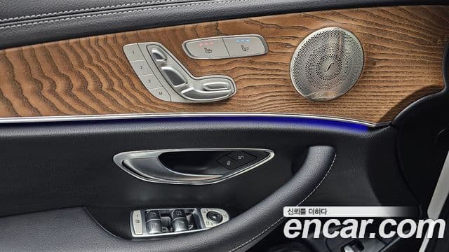 Mercedes-Benz E-Class 2023 — Фото 17/20