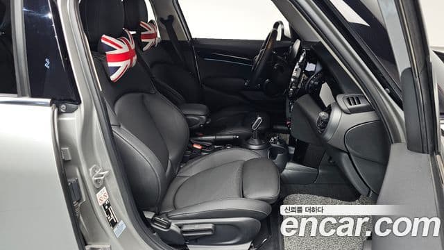 Mini Cooper 2024 — Photo 25/30
