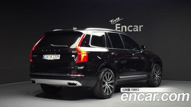 Volvo XC90 2021 — Фото 1/20