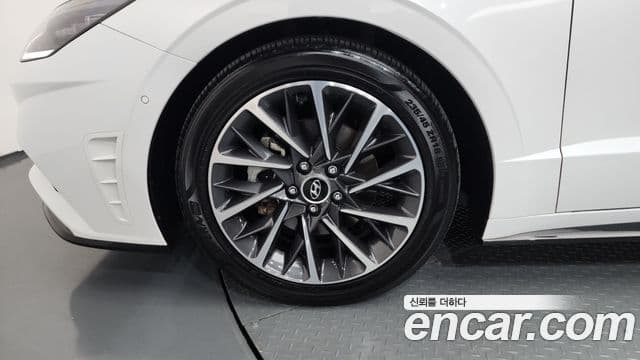 Hyundai Sonata 2021 — ფოტო 5/20