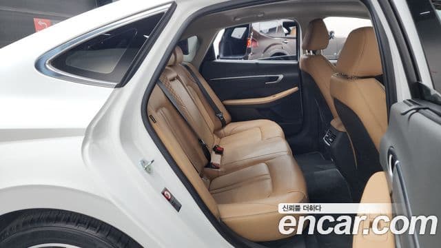 Hyundai Sonata 2021 — ფოტო 11/20