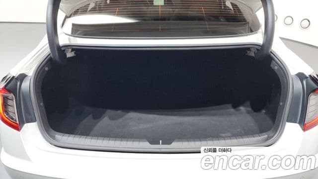 Hyundai Sonata 2021 — ფოტო 19/20