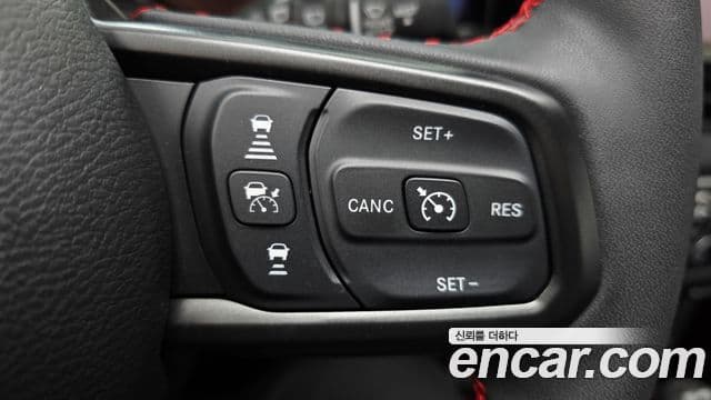 Jeep Wrangler 2024 — ფოტო 16/20