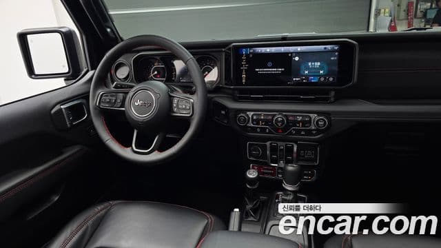 Jeep Wrangler 2024 — ფოტო 19/20