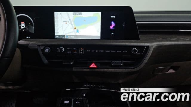 Kia K8 2022 — Şəkil 14/20