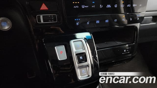 Hyundai Staria 2024 — ფოტო 9/20