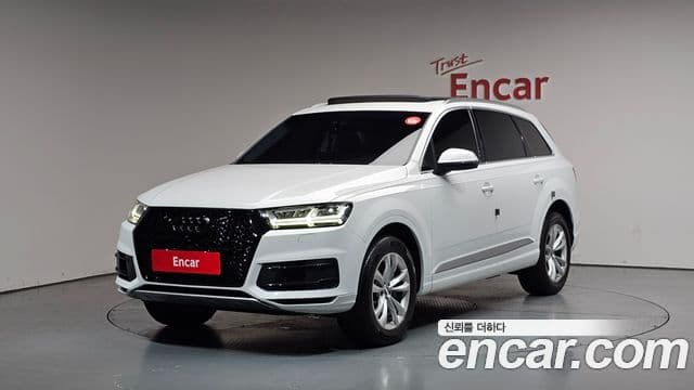 Audi Q7 2019 — Фото 1/20