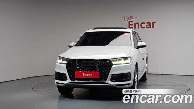 Audi Q7 2019 — Фото 3/20