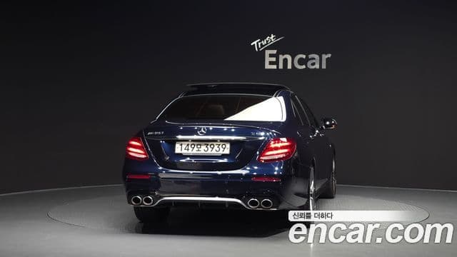 Mercedes-Benz E-Class 2019 — ფოტო 4/20