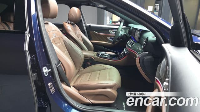 Mercedes-Benz E-Class 2019 — ფოტო 11/20