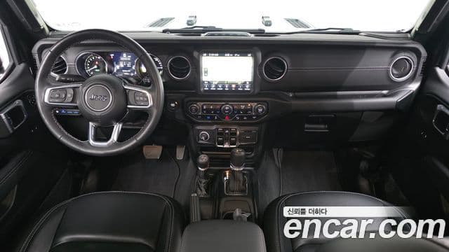 Jeep Wrangler 2022 — Şəkil 7/20