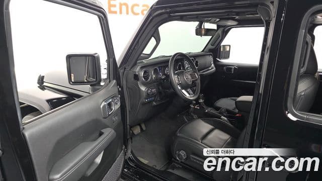 Jeep Wrangler 2022 — Şəkil 10/20