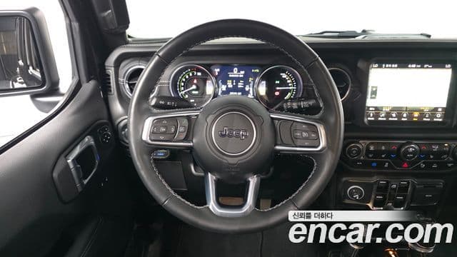 Jeep Wrangler 2022 — Şəkil 13/20