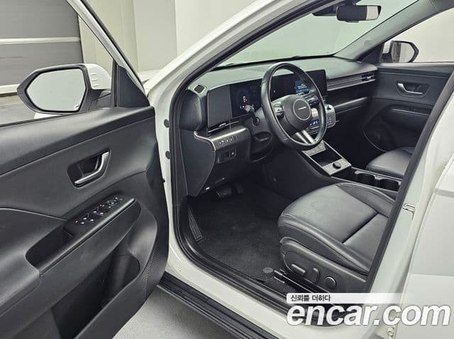 Hyundai Kona 2023 — ფოტო 11/20