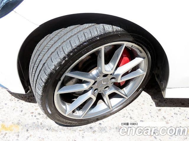 Mercedes-Benz C-Class 2018 — Şəkil 19/20
