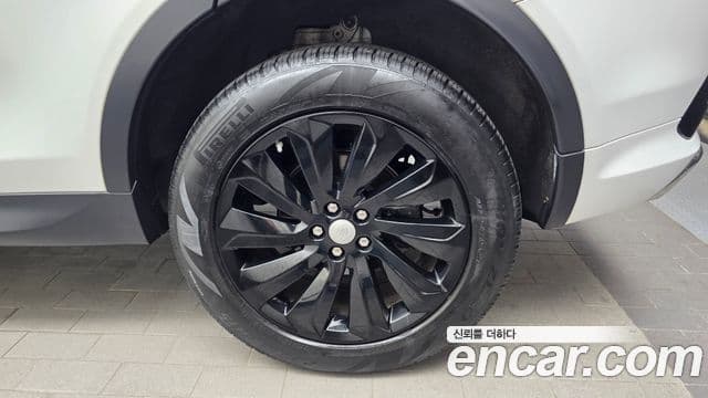 Land Rover Discovery Sport 2020 — Photo 33/33