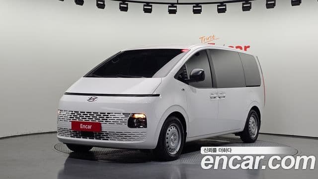Hyundai Staria 2023 — Фото 1/20