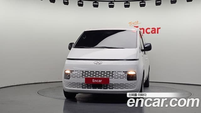 Hyundai Staria 2023 — Фото 3/20