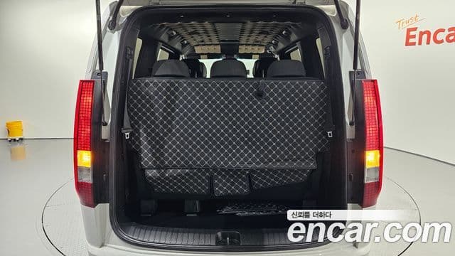 Hyundai Staria 2023 — Фото 16/20