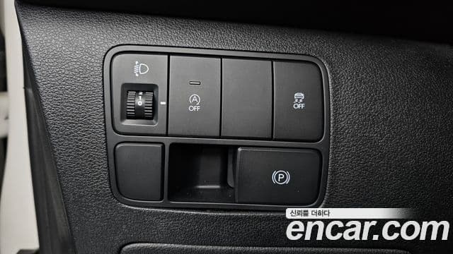 Hyundai Staria 2023 — Фото 18/20