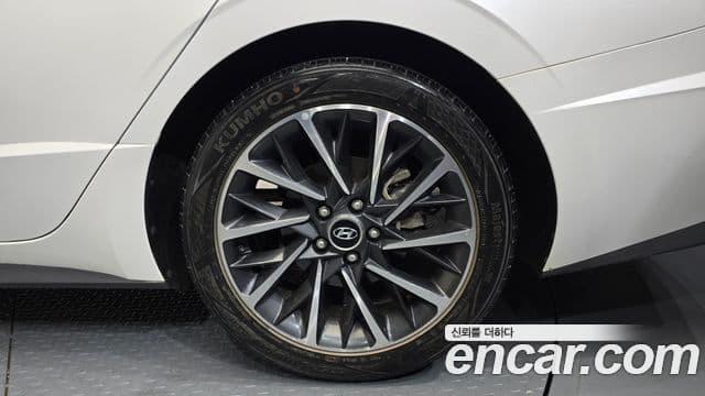 Hyundai Sonata Hybrid 2019 — Şəkil 14/31
