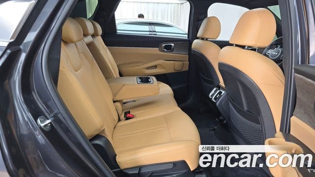 Kia Sorento 2022 — Фото 11/20