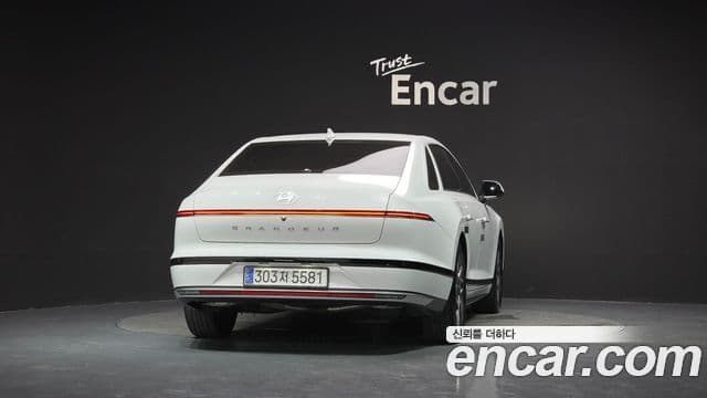 Hyundai Grandeur 2023 — ფოტო 4/20