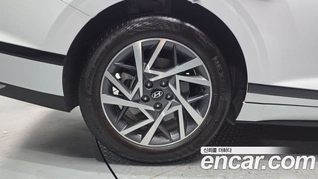 Hyundai Grandeur 2023 — ფოტო 5/20