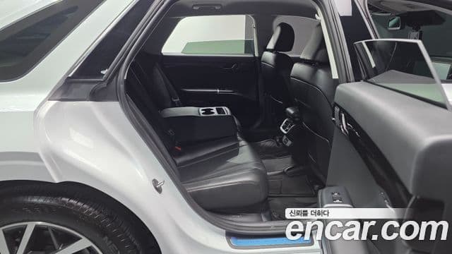 Hyundai Grandeur 2023 — ფოტო 11/20