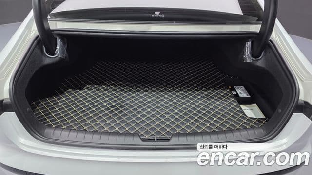 Hyundai Grandeur 2023 — ფოტო 16/20