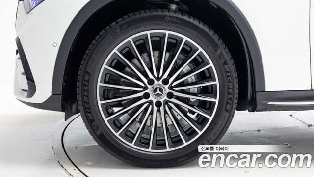 Mercedes-Benz GLC-Class 2025 — Фото 4/20