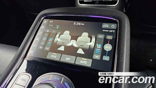 Genesis G90 2022 — Photo 12/20