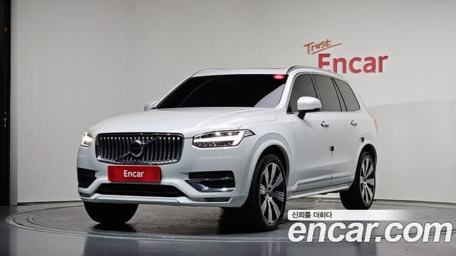 Volvo XC90 2023 — ფოტო 1/20
