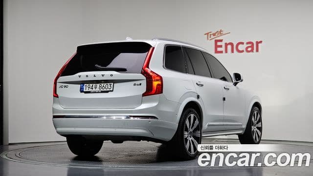 Volvo XC90 2023 — ფოტო 2/20