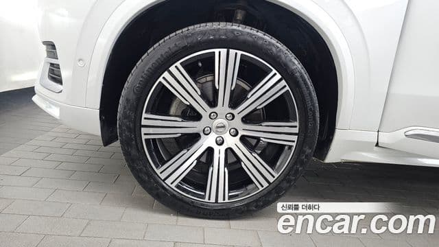 Volvo XC90 2023 — ფოტო 5/20