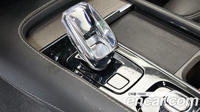 Volvo XC90 2023 — ფოტო 9/20