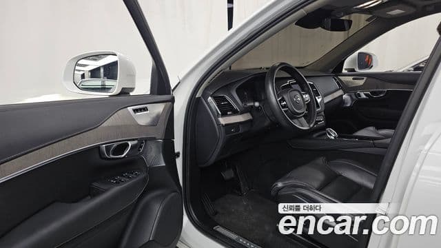 Volvo XC90 2023 — ფოტო 10/20