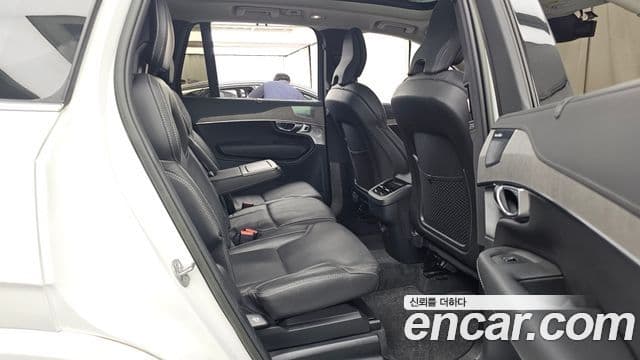 Volvo XC90 2023 — ფოტო 11/20