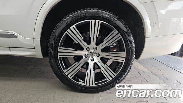 Volvo XC90 2023 — Photo 11/35