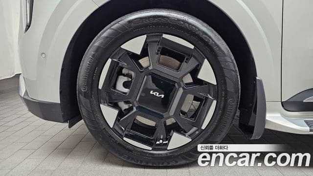 Kia Carnival 2024 — ფოტო 5/20